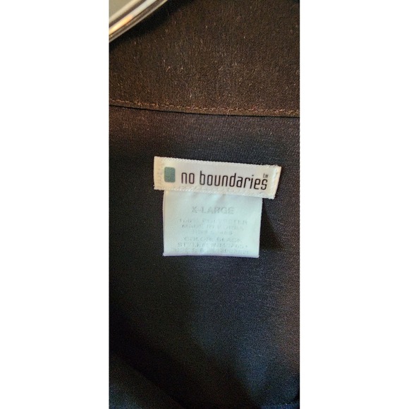 No Boundaries Mens XL Black Button Up Shirt Red Flame Tribal Wing Design - Picture 3 of 6